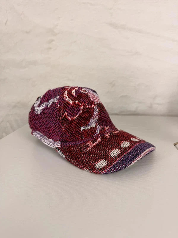 Casquette en tapisserie design unique fait main upcyclé retravaillé et tissé taille unique n•1017