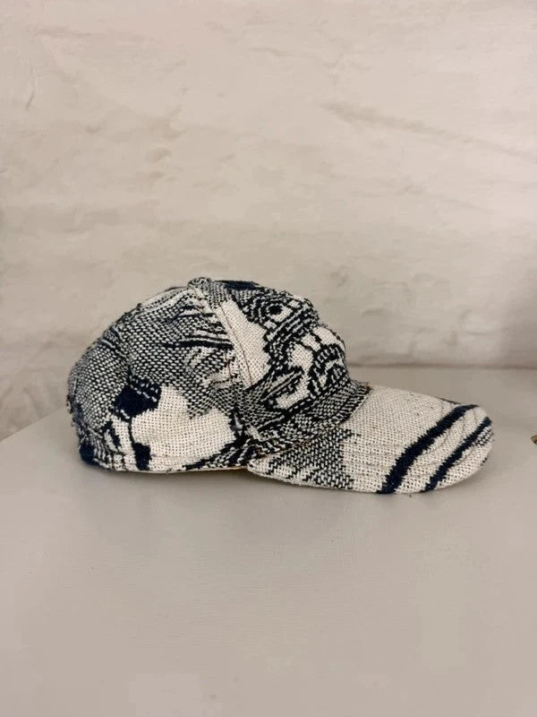 Casquette en tapisserie design unique fait main upcyclé retravaillé et tissé taille unique n•1018