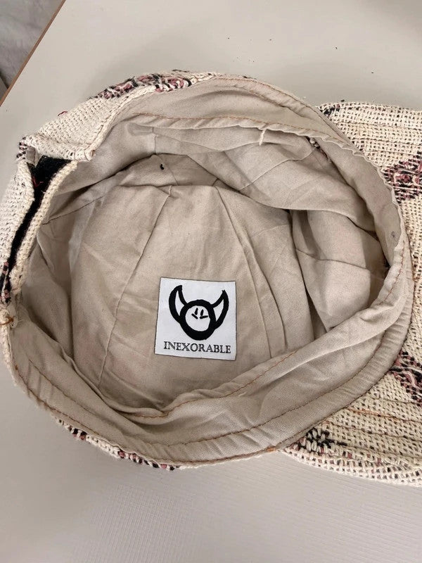 Casquette en tapisserie design unique fait main upcyclé retravaillé et tissé taille unique n•1021