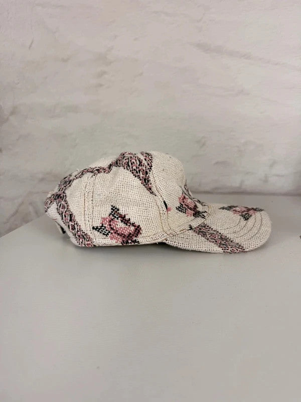 Casquette en tapisserie design unique fait main upcyclé retravaillé et tissé taille unique n•1021