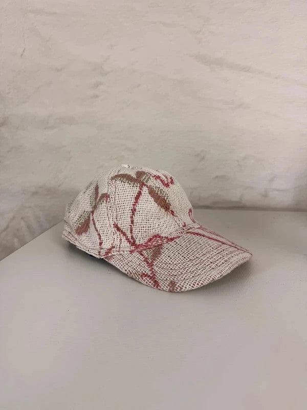 Casquette en tapisserie design unique fait main upcyclé retravaillé et tissé taille unique n•1022