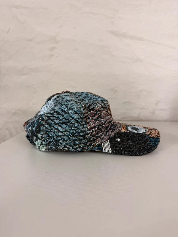 Casquette en tapisserie design unique fait main upcyclé retravaillé et tissé taille unique n•1023