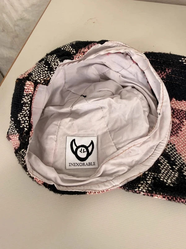 Casquette en tapisserie design unique fait main upcyclé retravaillé et tissé taille unique n•1024