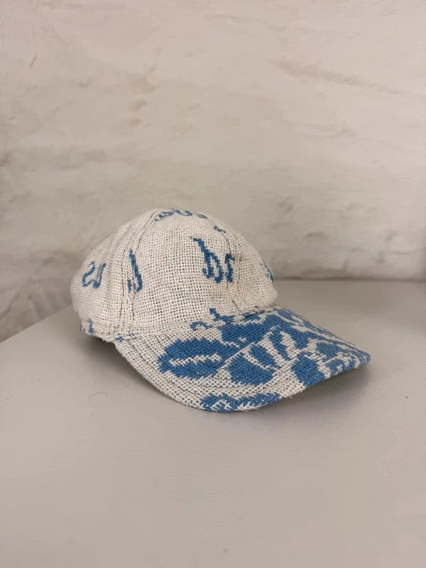 Casquette en tapisserie design unique fait main upcyclé retravaillé et tissé taille unique n•1025