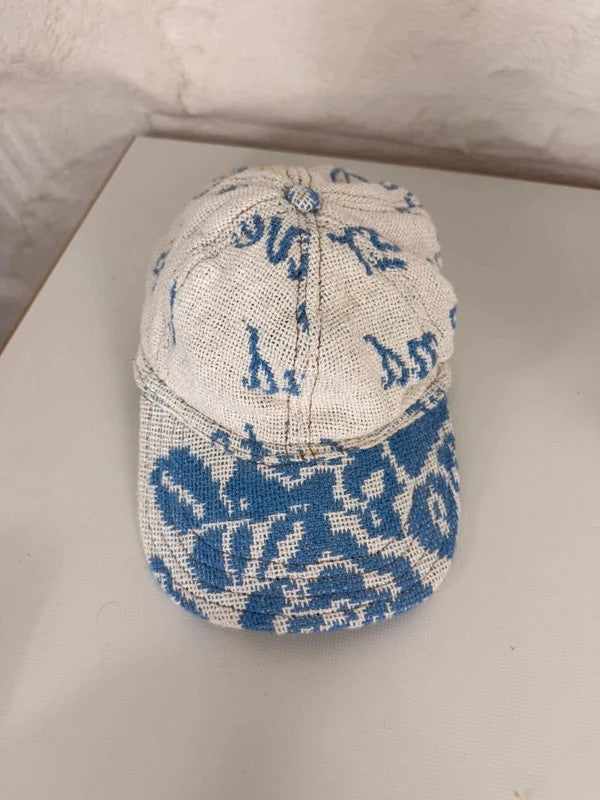 Casquette en tapisserie design unique fait main upcyclé retravaillé et tissé taille unique n•1025
