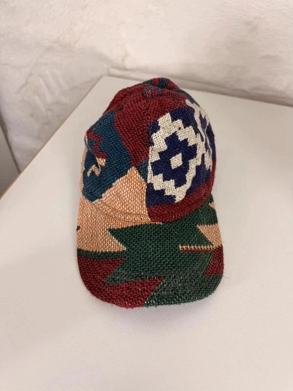 Casquette en tapisserie design unique fait main upcyclé retravaillé et tissé taille unique n•1029