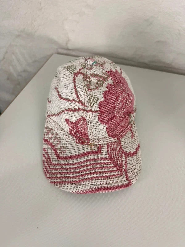 Casquette en tapisserie design unique fait main upcyclé retravaillé et tissé taille unique n•1030