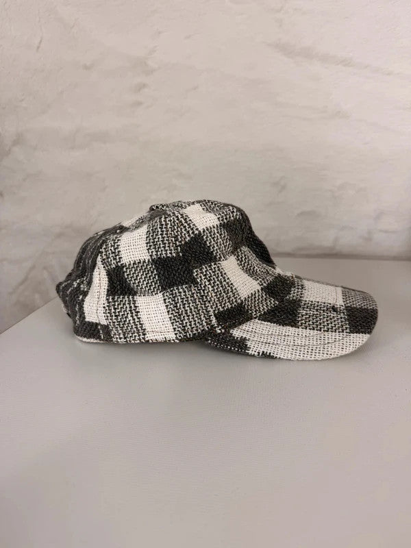 Casquette en tapisserie design unique fait main upcyclé retravaillé et tissé taille unique n•1035