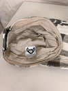 Casquette en tapisserie design unique fait main upcyclé retravaillé et tissé taille unique n•1035