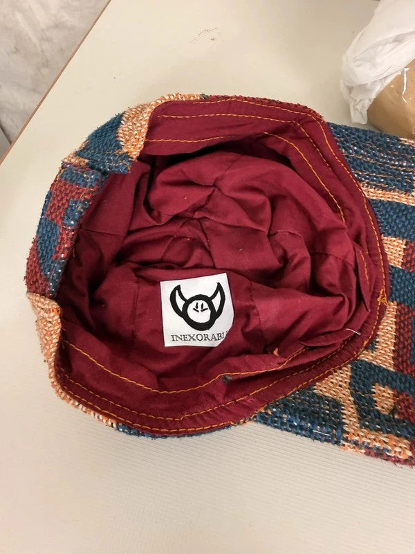 Casquette en tapisserie design unique fait main upcyclé retravaillé et tissé taille unique n•1036