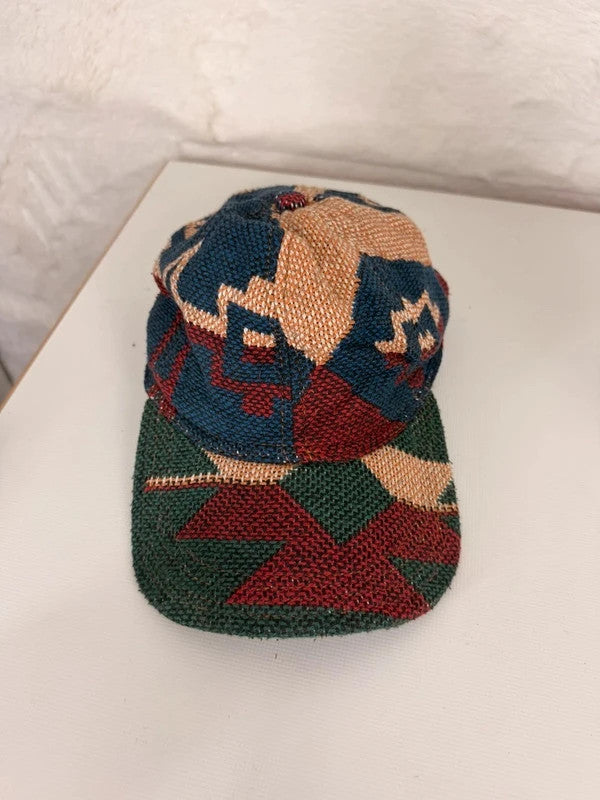 Casquette en tapisserie design unique fait main upcyclé retravaillé et tissé taille unique n•1038