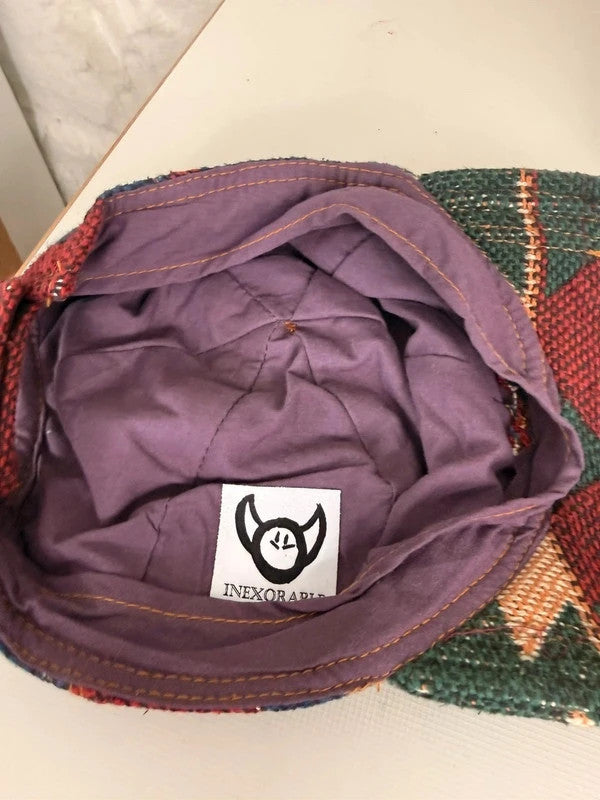 Casquette en tapisserie design unique fait main upcyclé retravaillé et tissé taille unique n•1038