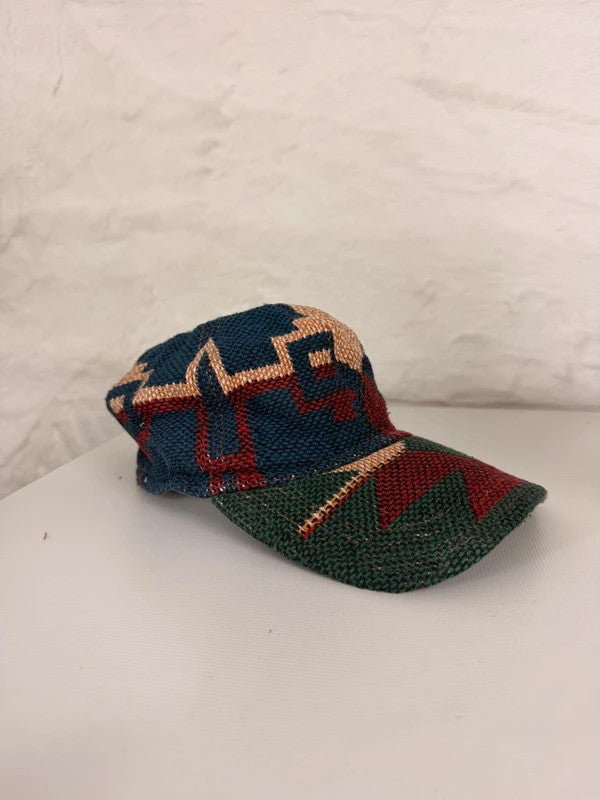 Casquette en tapisserie design unique fait main upcyclé retravaillé et tissé taille unique n•1038