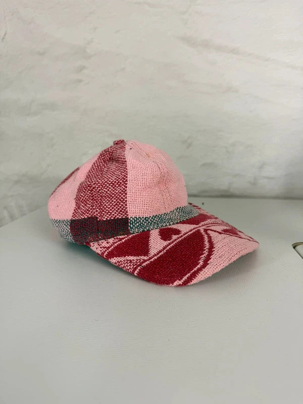 Casquette en tapisserie design unique fait main upcyclé retravaillé et tissé taille unique n•1039