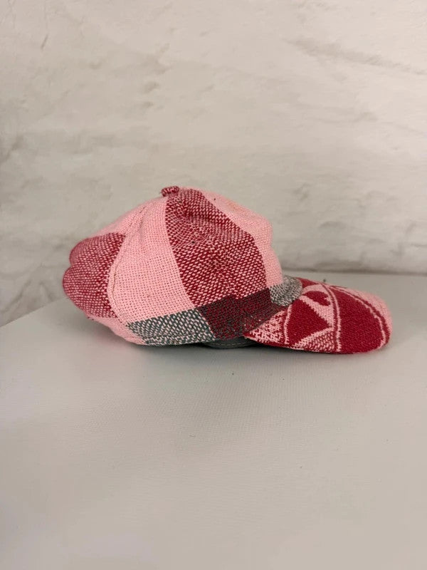 Casquette en tapisserie design unique fait main upcyclé retravaillé et tissé taille unique n•1039