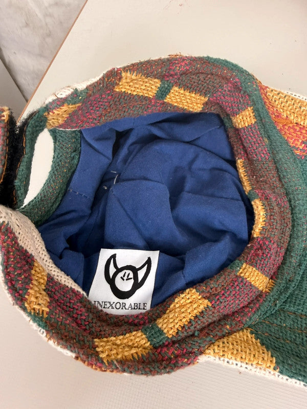 Casquette en tapisserie unisexe unique fait main upcyclé retravaillé et tissé taille unique n•1043