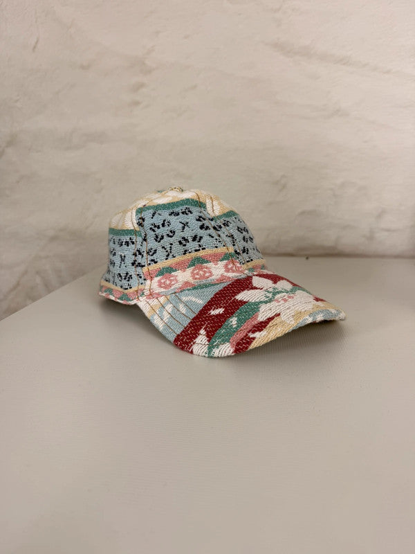 Casquette en tapisserie unisexe unique fait main upcyclé retravaillé et tissé taille unique n•1048