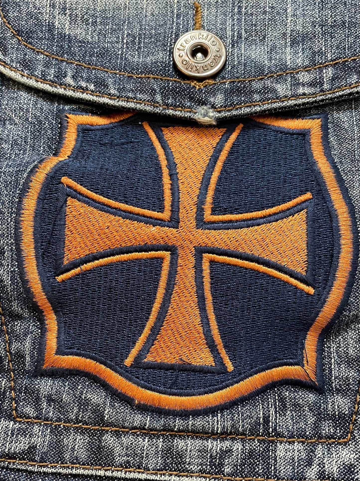 Pantalon en jean coupe skater baggy Trankilo brodé croix 100% coton